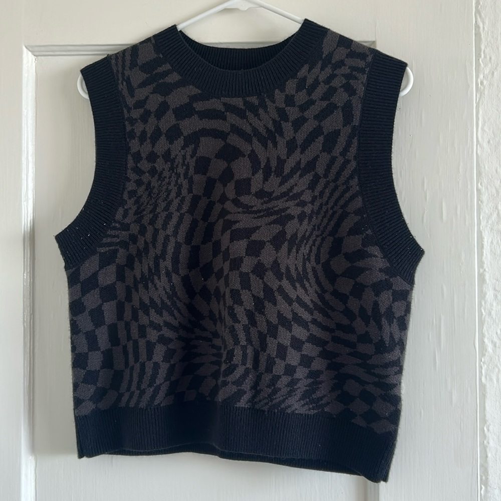 Tank Top Sweater - Picture 2 of 2